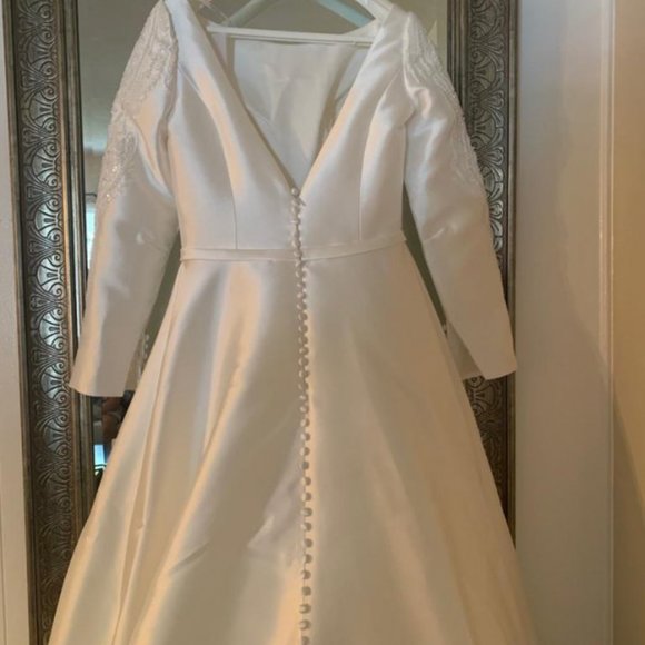 Pronovias Vesta Wedding Dress - Picture 7 of 8